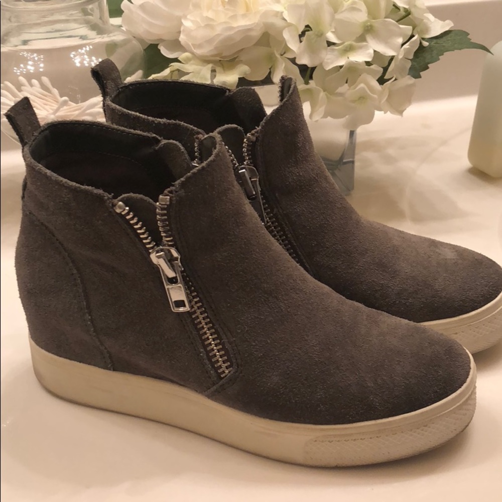 Steve Madden wedgies- Grey suede